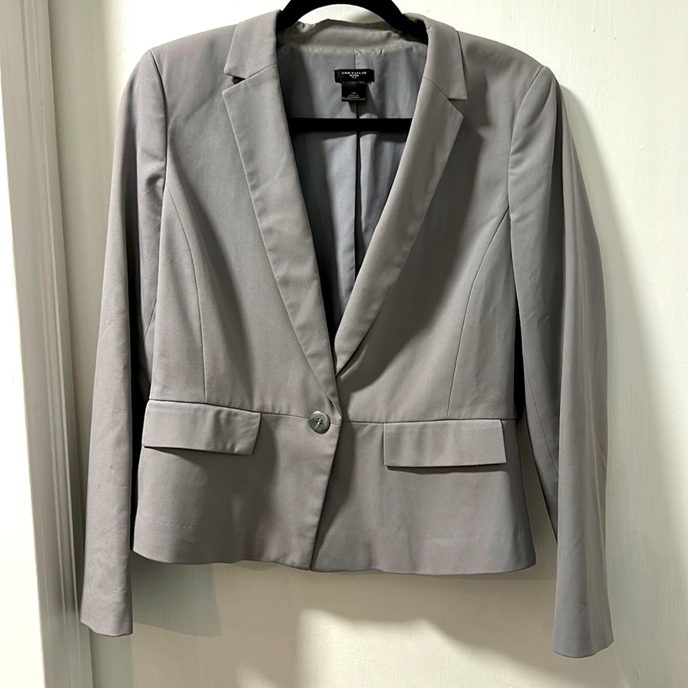 Gray Ann Taylor blazer size 10P
